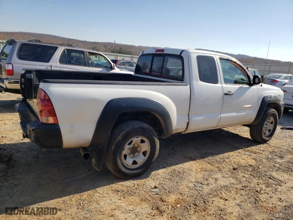 2006 Toyota Tacoma with VIN 5TEUX42N06Z279195, listed as a Copart auction lot 82888834 with 205,787 mi miles and Salvage Title. Bid and sale history available at carsss.com. Image 3.