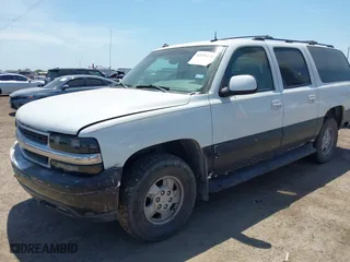 2003 Chevrolet Suburban LT with VIN 1GNFK16Z33J142851, listed as a IAAI auction lot 41936134 with 225,701 mi miles. Bid and sale history available at carsss.com. Image 2.