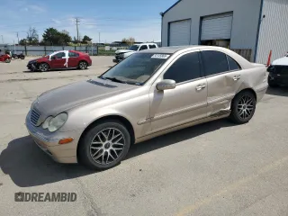 2001 Mercedes-Benz C 320 with VIN WDBRF64J31F021286, listed as a Copart auction lot 54145865 with 189,930 mi miles and Salvage Title. Bid and sale history available at carsss.com. Image 1.