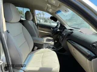 2012 Kia Sorento LX with VIN 5XYKT3A10CG304310, listed as a Copart auction lot 47502945 with 170,280 mi miles and Clean Title. Bid and sale history available at DreamBid. Image 5.