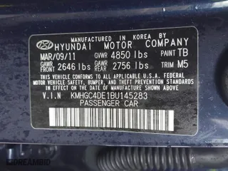 2011 Hyundai Genesis with VIN KMHGC4DE1BU145283, listed as a IAAI auction lot 41687780 with 104,191 mi miles. Bid and sale history available at carsss.com. Image 9.