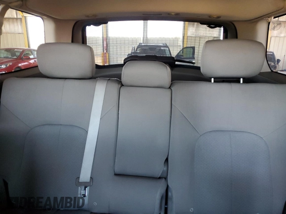 2008 Mitsubishi Endeavor LS z VIN 4A4MN21S28E011958, wystawiony jako Copart lot #55628595 z przebiegiem 188 132 mil mil oraz Szkoda całkowita • Salvage title. Historia ofert i sprzedaży dostępna na DreamBid. Obrazek 10.