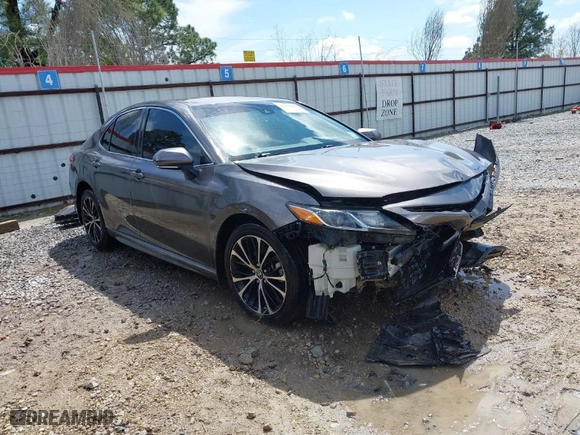 2018 Toyota Camry LE with VIN 4T1B11HK2JU578575, listed as a IAAI auction lot 41850389 with 213,235 mi miles. Bid and sale history available at carsss.com. Image 1.