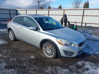 2011 Volvo C30 with VIN YV1672MK1B2212937, listed as a IAAI auction lot 41829666 with 110,220 mi miles. Bid and sale history available at carsss.com. Image 1.