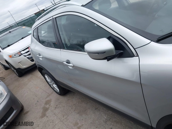 2022 Nissan Rogue Sport SV with VIN JN1BJ1BW3NW680142, listed as a IAAI auction lot 42043173 with 41,165 mi miles. Bid and sale history available at carsss.com. Image 13.