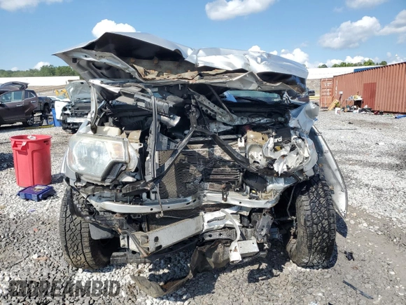 2013 Toyota Tacoma with VIN 3TMLU4EN7DM132916, listed as a Copart auction lot 59885795 with 196,011 mi miles and Salvage title. Bid and sale history available at DreamBid. Image 5.