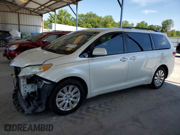 2015 Toyota Sienna Limited z VIN 5TDDK3DC7FS119915, wystawiony jako Copart lot #61974325 z przebiegiem 134 806 mil mil oraz Szkoda całkowita • Salvage title. Historia ofert i sprzedaży dostępna na DreamBid. Obrazek 1.