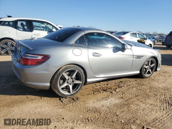 2013 Mercedes-Benz SLK z VIN WDDPK7FA9DF053287, wystawiony jako Copart lot #43588335 z przebiegiem 34 247 mil mil oraz Szkoda całkowita • Salvage title. Historia ofert i sprzedaży dostępna na DreamBid. Obrazek 3.
