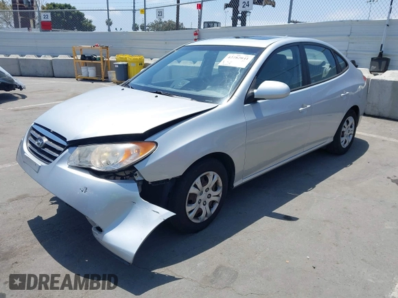 2009 Hyundai Elantra GLS z VIN KMHDU46D89U716718, wystawiony jako IAAI lot #42282841 z przebiegiem 130 843 mil mil oraz . Historia ofert i sprzedaży dostępna na DreamBid. Obrazek 2.