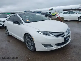 2014 Lincoln MKZ with VIN 3LN6L2GK2ER804677, listed as a IAAI auction lot 41553543 with 123,661 mi miles. Bid and sale history available at carsss.com. Image 1.