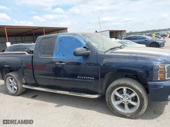 2011 Chevrolet Silverado 1500 LT with VIN 1GCRCSE04BZ232327, listed as a IAAI auction lot 41896146 with 146,402 mi miles. Bid and sale history available at carsss.com. Image 13.