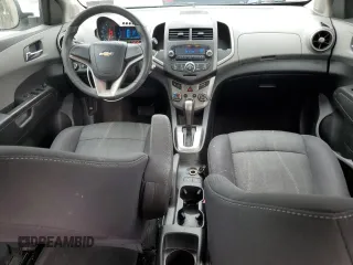 2012 Chevrolet Sonic LT z VIN 1G1JC5SH4C4186305, wystawiony jako Copart lot #58622825 z przebiegiem 185 868 mil mil oraz Czysty tytuł • Clean title. Historia ofert i sprzedaży dostępna na DreamBid. Obrazek 8.
