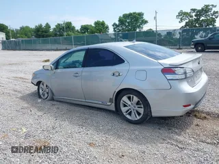 2010 Lexus HS 250h z VIN JTHBB1BA6A2029053, wystawiony jako IAAI lot #42422258 z przebiegiem Nie podano mil oraz . Historia ofert i sprzedaży dostępna na DreamBid. Obrazek 3.