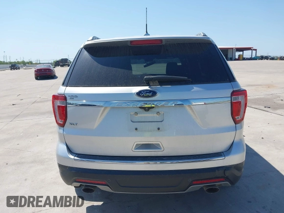 2018 Ford Explorer XLT z VIN 1FM5K7D87JGB43038, wystawiony jako IAAI lot #41978891 z przebiegiem 104 666 mil mil oraz . Historia ofert i sprzedaży dostępna na DreamBid. Obrazek 16.