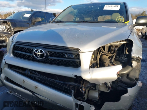 2008 Toyota RAV4 with VIN JTMBK33V886044963, listed as a IAAI auction lot 41633091 with 128,033 mi miles. Bid and sale history available at carsss.com. Image 6.