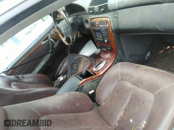 2001 Mercedes-Benz CL 500/600 z VIN WDBPJ75J81A013014, wystawiony jako IAAI lot #42376709 z przebiegiem Nie podano mil oraz . Historia ofert i sprzedaży dostępna na DreamBid. Obrazek 5.