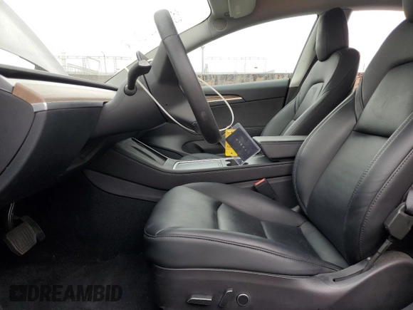 2022 Tesla Model 3 z VIN 5YJ3E1EA0NF375126, wystawiony jako Copart lot #53294925 z przebiegiem 28 318 mil mil oraz Szkoda całkowita • Salvage title. Historia ofert i sprzedaży dostępna na DreamBid. Obrazek 7.