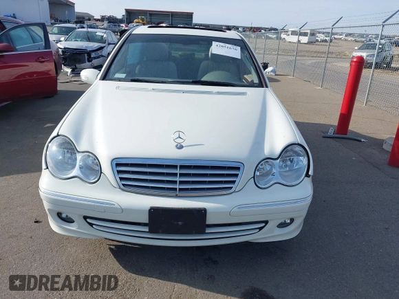 2007 Mercedes-Benz C 280 Luxury z VIN WDBRF54H47A931316, wystawiony jako IAAI lot #42051676 z przebiegiem 109 449 mil mil oraz . Historia ofert i sprzedaży dostępna na DreamBid. Obrazek 12.
