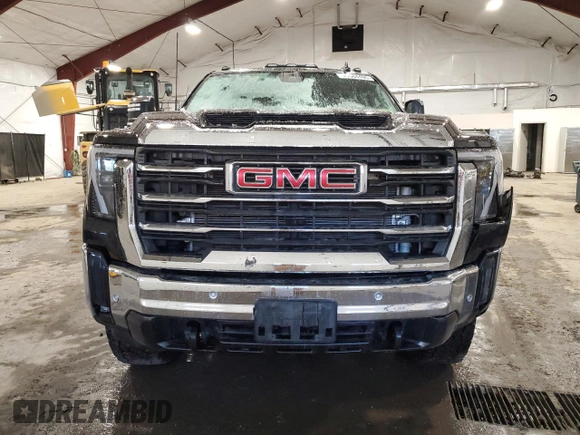 2024 GMC Sierra 2500HD SLT with VIN 1GT49NEY3RF250443, listed as a Copart auction lot 46684495 with 27,992 mi miles and Salvage title. Bid and sale history available at DreamBid. Image 5.