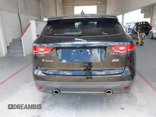 2017 Jaguar F-Pace 35t R-Sport z VIN SADCL2BV7HA063633, wystawiony jako IAAI lot #42561114 z przebiegiem 131 230 mil mil oraz . Historia ofert i sprzedaży dostępna na DreamBid. Obrazek 16.