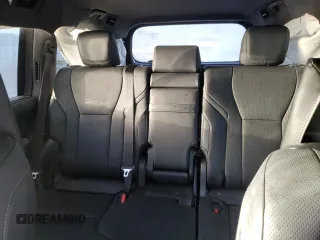 2024 Lexus LX 600 Luxury z VIN JTJGB7CX0R4062088, wystawiony jako Copart lot #84683894 z przebiegiem 85 mil mil oraz Szkoda całkowita • Salvage title. Historia ofert i sprzedaży dostępna na DreamBid. Obrazek 10.