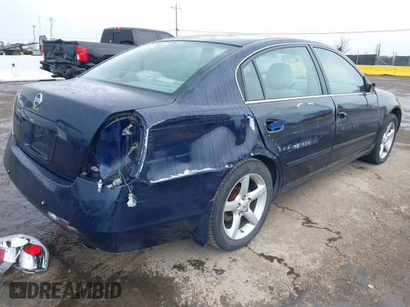 2005 Nissan Altima 3.5 SE with VIN 1N4BL11D65N406405, listed as a IAAI auction lot 41913724 with 236,756 mi miles. Bid and sale history available at carsss.com. Image 4.