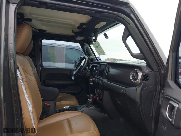 2020 Jeep Gladiator Rubicon with VIN 1C6JJTBG8LL135573, listed as a IAAI auction lot 41585896 with 79,070 mi miles. Bid and sale history available at carsss.com. Image 5.