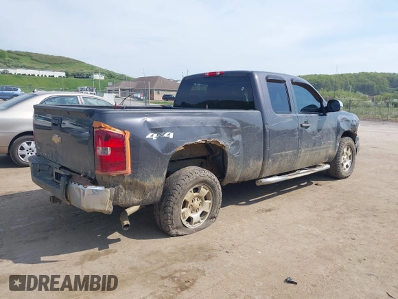 2011 Chevrolet Silverado 1500 LT with VIN 1GCRKSE34BZ103517, listed as a IAAI auction lot 42159755 with 283,117 mi miles and . Bid and sale history available at DreamBid. Image 4.