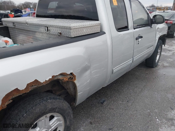 2010 Chevrolet Silverado 1500 LT with VIN 1GCSKSE36AZ117614, listed as a IAAI auction lot 41206928 with 1 mi miles. Bid and sale history available at carsss.com. Image 12.