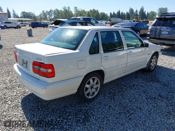 2000 Volvo S70 z VIN YV1LS56D4Y2651849, wystawiony jako IAAI lot #42246127 z przebiegiem 153 319 mil mil oraz . Historia ofert i sprzedaży dostępna na DreamBid. Obrazek 4.