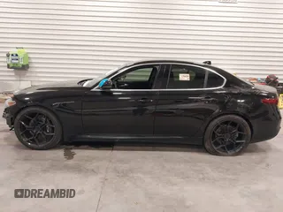 2017 Alfa Romeo Giulia Ti z VIN ZARFAECN7H7554902, wystawiony jako IAAI lot #41599442 z przebiegiem 84 045 mil mil oraz . Historia ofert i sprzedaży dostępna na DreamBid. Obrazek 14.