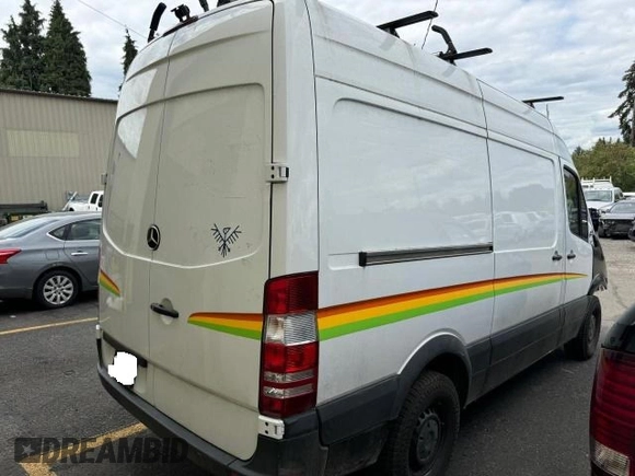2016 Mercedes-Benz Sprinter Cargo with VIN WD3PE7DD6GP339069, listed as a Copart auction lot 46425895 with 53,121 mi miles and Salvage Title. Bid and sale history available at carsss.com. Image 4.