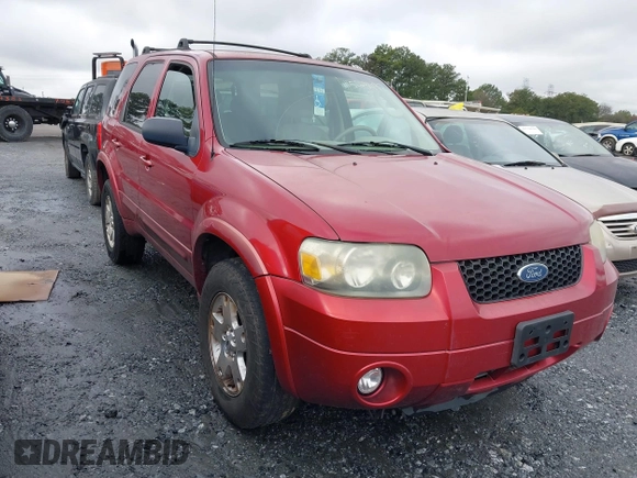 2007 Ford Escape Limited with VIN 1FMYU94127KB58591, listed as a IAAI auction lot 41563492 with 117,101 mi miles. Bid and sale history available at carsss.com. Image 1.