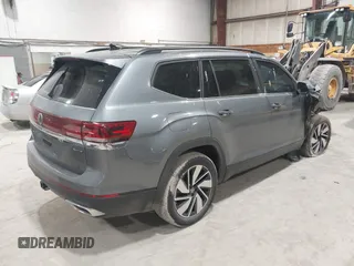 2024 Volkswagen Atlas SE with VIN 1V2HR2CA6RC534817, listed as a IAAI auction lot 41655227 with 39,214 mi miles and . Bid and sale history available at DreamBid. Image 4.