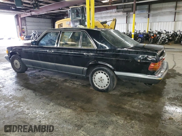 1990 Mercedes-Benz 300 with VIN WDBCA25D8LA523894, listed as a Copart auction lot 83338504 with 222,590 mi miles and Clean Title. Bid and sale history available at DreamBid. Image 2.