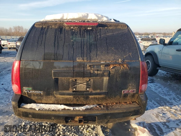 2009 GMC Yukon SLT w/4SB with VIN 1GKFK33009R233990, listed as a Copart auction lot 44627005 with 236,523 mi miles and Clean Title. Bid and sale history available at carsss.com. Image 6.