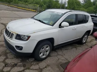 2016 Jeep Compass Latitude z VIN 1C4NJCEA2GD735023, wystawiony jako Copart lot #60647035 z przebiegiem 178 952 mil mil oraz Czysty tytuł • Clean title. Historia ofert i sprzedaży dostępna na DreamBid. Obrazek 1.