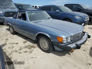 1989 Mercedes-Benz 560 SL with VIN WDBBA48D6KA097334, listed as a Copart auction lot 76158734 with 108,960 mi miles and Salvage Title. Bid and sale history available at carsss.com. Image 4.
