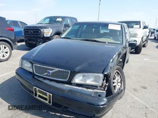 2000 Volvo S70 с VIN YV1LS56D1Y2662615, выставлен на аукционе IAAI как лот 41622599 с пробегом 269 328 миль миль и . История ставок и продаж доступна на DreamBid. Изображение 2.