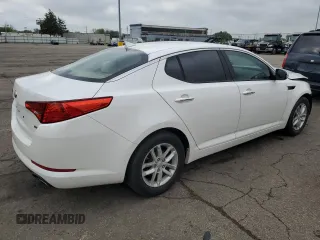 2013 Kia Optima LX z VIN KNAGM4A79D5327301, wystawiony jako Copart lot #55595565 z przebiegiem 100 366 mil mil oraz Szkoda całkowita • Salvage title. Historia ofert i sprzedaży dostępna na DreamBid. Obrazek 3.