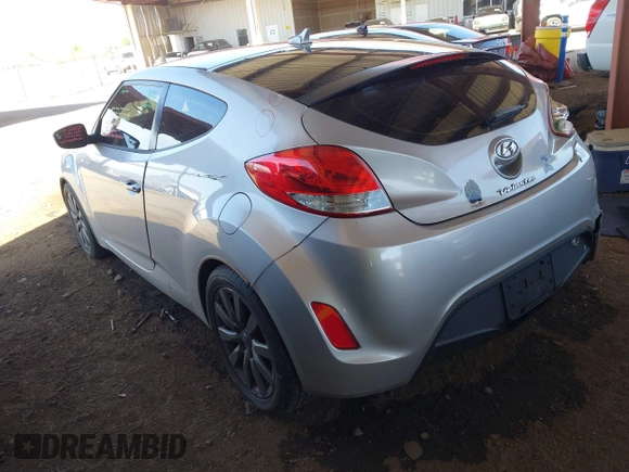 2012 Hyundai Veloster w/Black Int z VIN KMHTC6AD2CU052067, wystawiony jako IAAI lot #42261316 z przebiegiem 187 234 mil mil oraz . Historia ofert i sprzedaży dostępna na DreamBid. Obrazek 3.