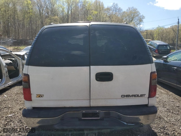 2003 Chevrolet Tahoe LS with VIN 1GNEK13VX3J174208, listed as a Copart auction lot 51758995 with 217,966 mi miles and Salvage Title. Bid and sale history available at carsss.com. Image 6.