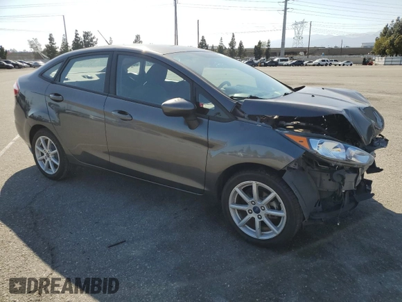 2019 Ford Fiesta SE z VIN 3FADP4BJ4KM106189, wystawiony jako Copart lot #57913315 z przebiegiem Nie podano mil oraz Szkoda całkowita • Salvage title. Historia ofert i sprzedaży dostępna na DreamBid. Obrazek 4.