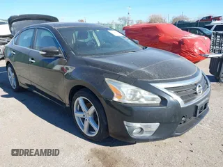 2013 Nissan Altima SL z VIN 1N4BL3AP2DN445870, wystawiony jako IAAI lot #41046941 z przebiegiem 177 660 mil mil oraz . Historia ofert i sprzedaży dostępna na DreamBid. Obrazek 1.