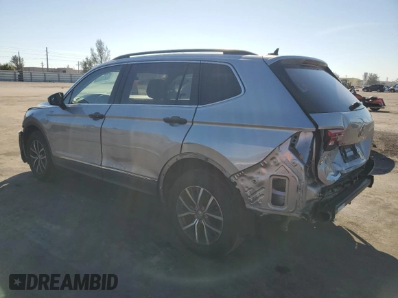 2020 Volkswagen Tiguan SE z VIN 3VV3B7AX8LM036808, wystawiony jako Copart lot #42124825 z przebiegiem 116 297 mil mil oraz Nie do naprawy. Historia ofert i sprzedaży dostępna na DreamBid. Obrazek 2.