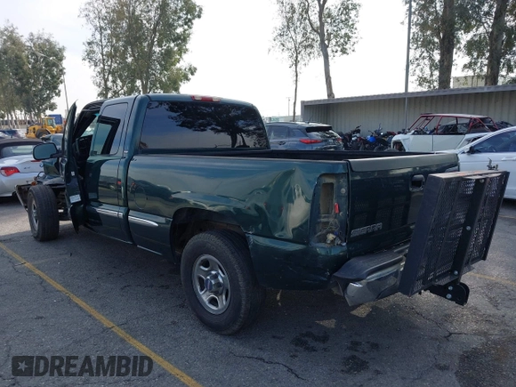 2002 GMC Sierra 1500 SLE z VIN 2GTEC19V121150546, wystawiony jako IAAI lot #40974798 z przebiegiem Nie podano mil oraz . Historia ofert i sprzedaży dostępna na DreamBid. Obrazek 3.