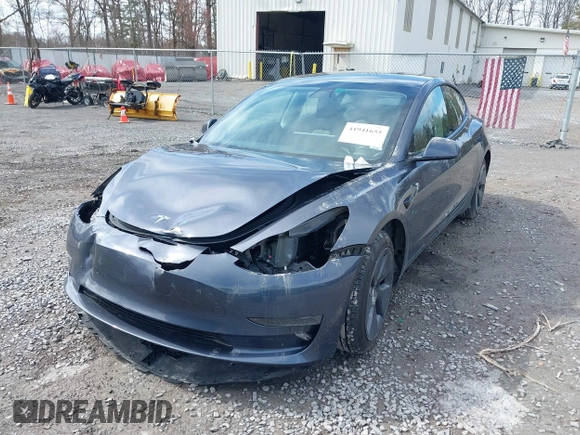 2023 Tesla Model 3 z VIN 5YJ3E1EA5PF451085, wystawiony jako IAAI lot #41941655 z przebiegiem 56 532 mil mil oraz . Historia ofert i sprzedaży dostępna na DreamBid. Obrazek 6.