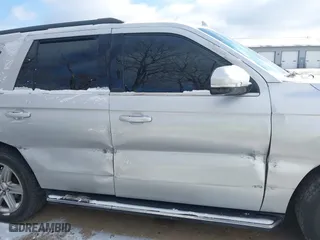 2018 Ford Expedition XLT with VIN 1FMJU1HT0JEA65668, listed as a IAAI auction lot 41005737 with 141,642 mi miles. Bid and sale history available at carsss.com. Image 13.