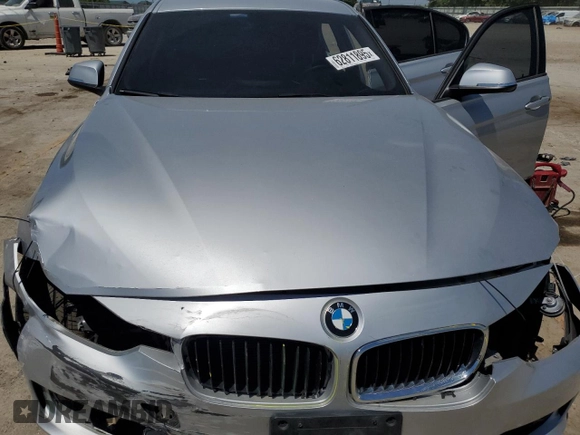 2014 BMW 3 Series 320i xDrive с VIN WBA3C3C58EP662305, выставлен на аукционе Copart как лот 62811895 с пробегом 43 793 миль миль и Списание • Salvage title. История ставок и продаж доступна на DreamBid. Изображение 11.