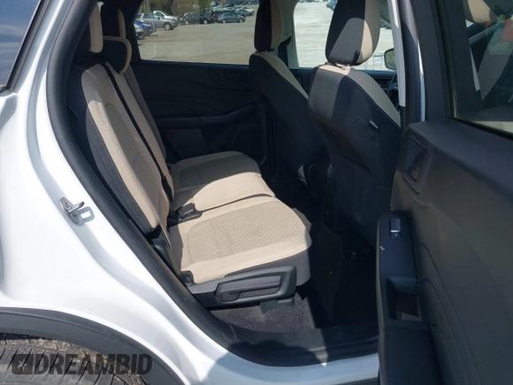 2022 Ford Escape SE with VIN 1FMCU9G68NUA67439, listed as a IAAI auction lot 42004153 with 116,581 mi miles. Bid and sale history available at carsss.com. Image 8.